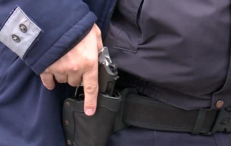 Contrabandist de ţigări, împușcat de polițiștii de frontieră în Munţii Gutâi. Bărbatul rănit a fost spitalizat
