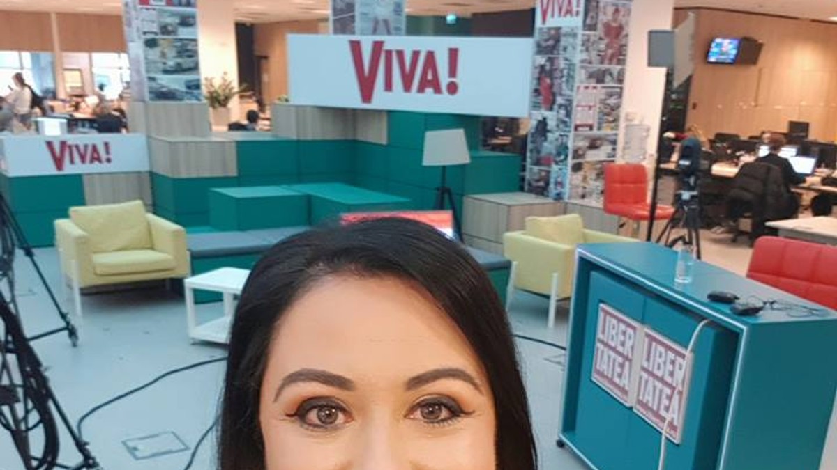 O nouă emisiune live cu Oana Roman la revista Viva. Ce dezvăluiri a făcut vedeta / VIDEO