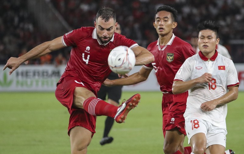 Un fotbalist spaniol a devenit rajah în Indonezia. „Bunica îmi spunea că sunt prințul moștenitor, dar credeam că este doar o poveste”