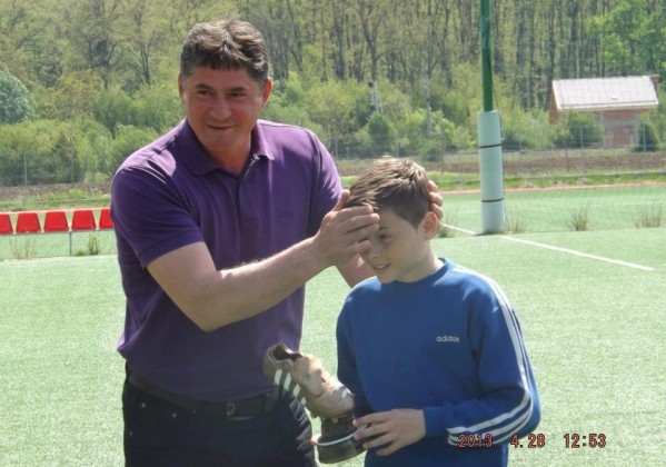 Ștefan Iovan i-a remarcat calitățile mijlocașului ofensiv și l-a premiat