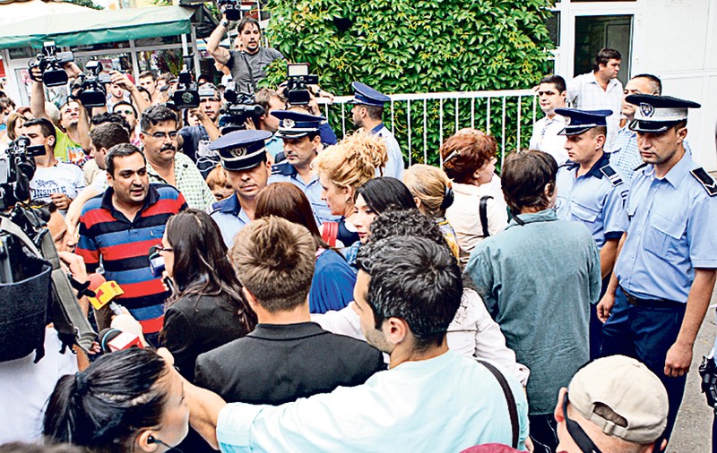 Dezvăluiri şocante ale elevilor care au dat ieri Bac-ul la Liceul Dimitrie Bolintineanu: «Ne-au sechestrat în clasă, era să leşinăm de foame şi de sete»