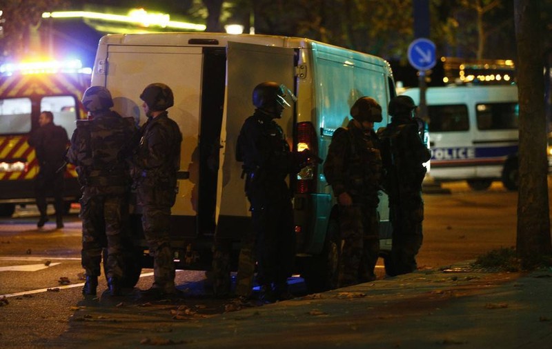 O tabără cu peste 1.000 de imigranți ilegali a fost evacuată în nordul Parisului