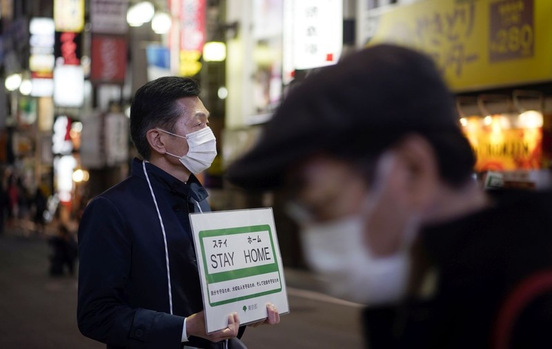 Lecția insulei din Japonia care a ridicat prea repede restricțiile: a fost lovită de un val mai mare de infecții și  e din nou în carantină