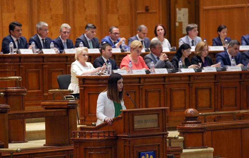 PSD analizează impozitarea progresivă a pensiilor speciale. Ministrul Teodorovici, aşteptat cu un plan de măsuri, până la finalul unii iulie. Eliminarea unor programe sociale şi restructurarea unor agenţii, în plan