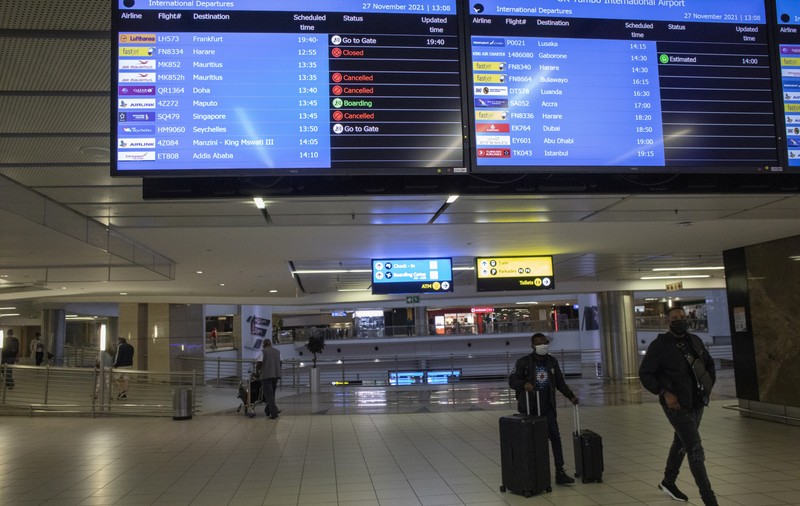 MAE: 36 de români au rămas blocați în Africa de Sud, după suspendarea zborurilor  de către UE