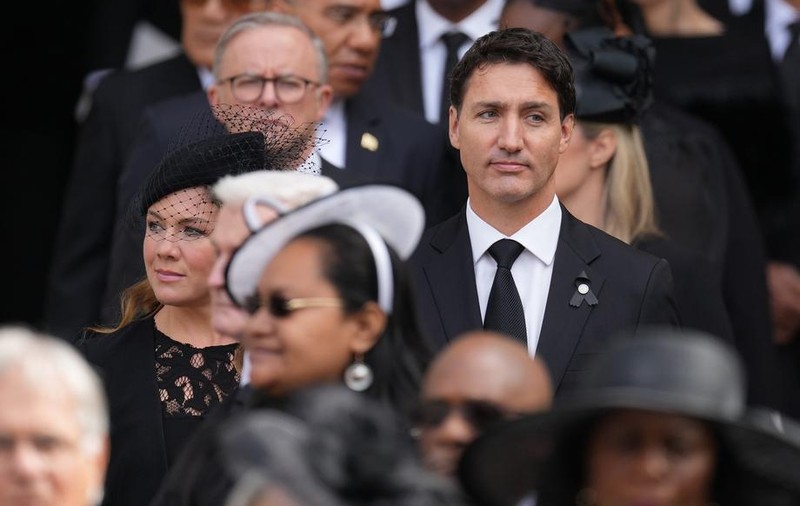 Justin Trudeau, criticat după ce a fost filmat cântând „Bohemian Rhapsody”, într-un hotel din Londra, în timpul doliului național