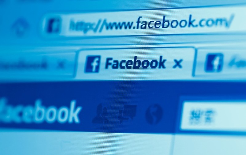 CE SE ASCUNDE ÎN CONTUL TĂU DE FACEBOOK! Mesajele primite de care habar nu ai