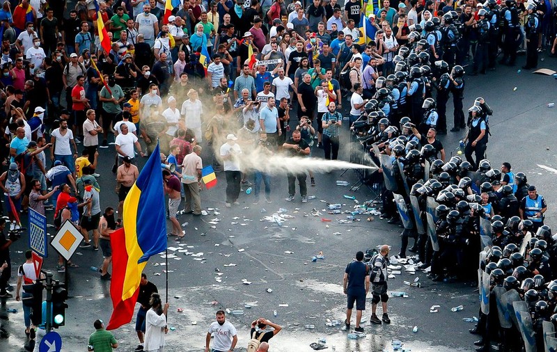 Tribunalul a amânat până pe 22 ianuarie solicitarea DIICOT de redeschidere a anchetei împotriva foştilor şefi ai Jandarmeriei în „dosarul 10 august”