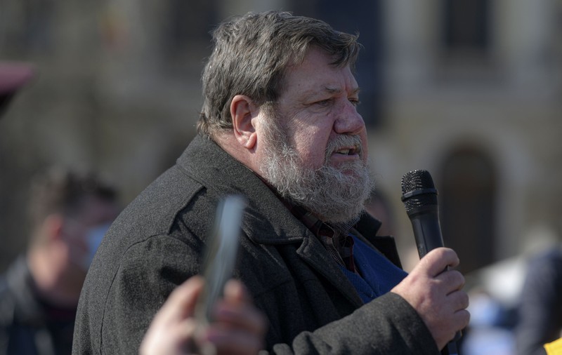 Sindicatele și magistrații au găsit mai multe hibe la legea salarizării. Bogdan Hossu: „Lipsesc multe funcții, unele sunt echivalente, dar salariile nu sunt identice”