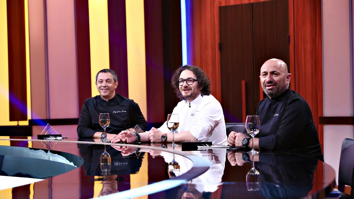 Chefii Bontea, Dumitrescu și Scărlătescu au început filmările pentru un sezon special Chefi la cuţite - Familii la cuțite | FOTO