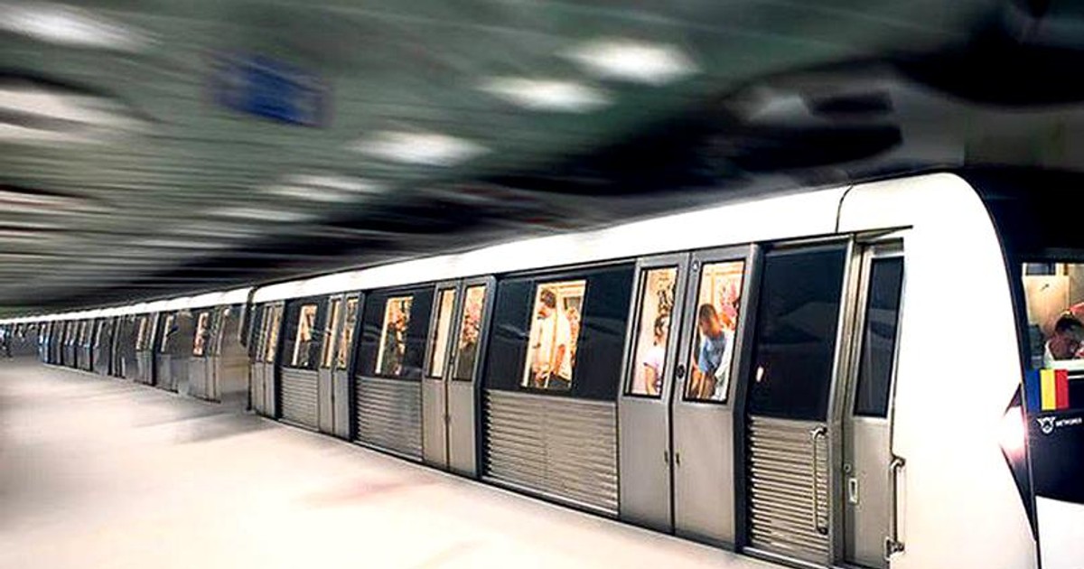 Mai mulți copii din clasele primare au mers singuri cu metroul. Trenul a plecat din stație înainte să urce tot grupul de elevi și însoțitorul lor. Metrorex nu știe nimic