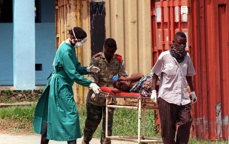 Epidemie de EBOLA, în Uganda. 14 persoane au murit