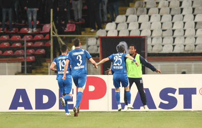 Mama unui fotbalist, acuzată de trafic de influență! Sora jucătorului, implicată
