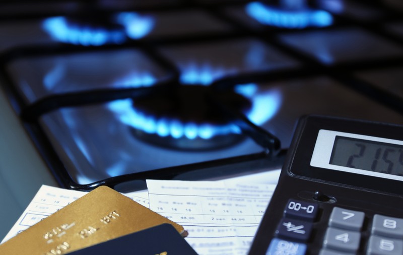 Ieftinirea gazelor de pe bursele mondiale nu se vede în facturile românilor. Un expert explică cum putem beneficia de prețuri mici