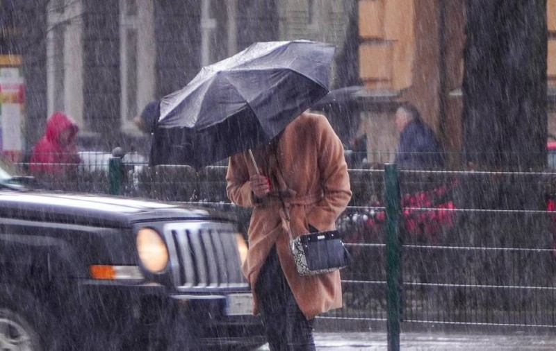 Ploi torențiale, vijelii și grindină în 22 de județe. Harta zonelor vizate de avertizările meteo cod galben emise de ANM