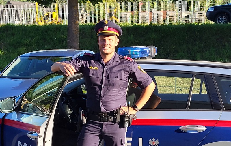 Un instructor de poliție și-a împușcat mortal un coleg, în timpul unui exercițiu, în Austria, după ce a uitat că are arma încărcată
