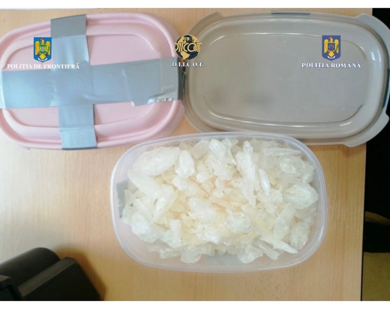 Șofer bulgar, prins cu 40 de kilograme de metamfetamină la intrarea în România. Cât valorează drogurile confiscate