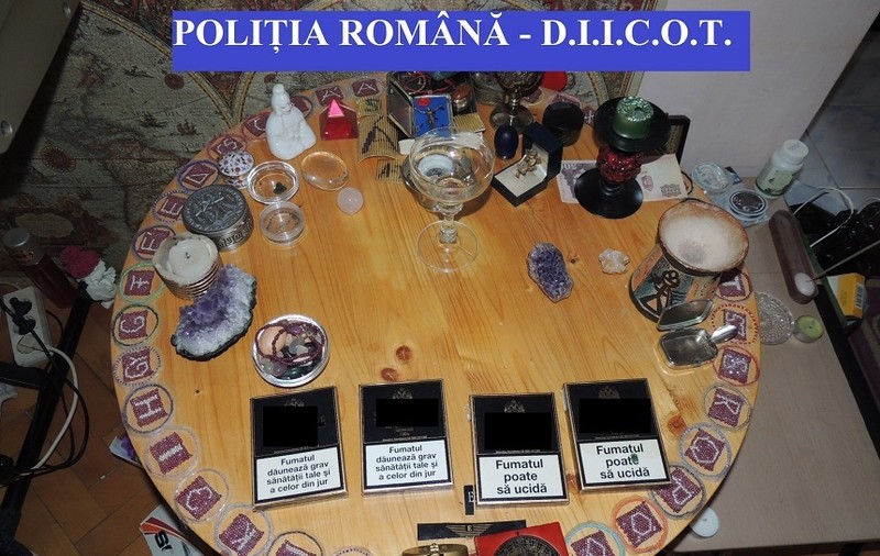 Studente și minore, exploatate sexual de o sectă din Mureș