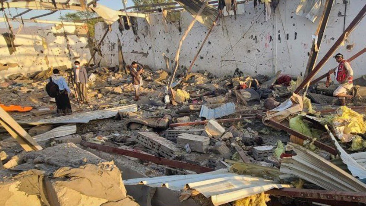 Presupus atac american împotriva unui centru de detenție pentru migranți din Saada, Yemen. Imagini difuzate de Al-Masirah TV Captură X @agtprpnabsrdty