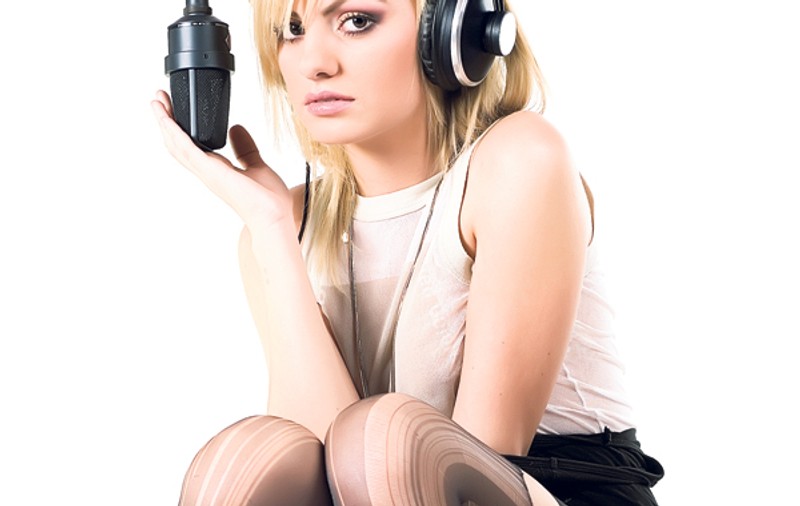 Nu doar Marcel Prodan o acuză pe Alexandra Stan de porniri violente. Solista şi-a vărsat nervii şi pe alt bărbat | EXCLUSIV