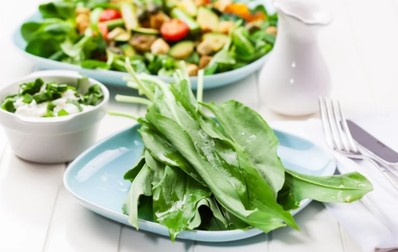 Meniu de Paște - salata de leurda