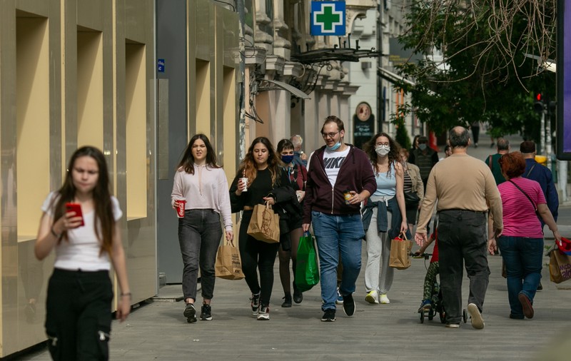 Regulile în starea de alertă. Câte persoane pot participa la evenimentele familiale. Mai au restricții persoanele peste 65 de ani?