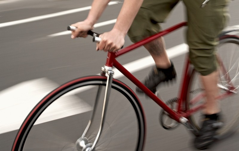 Un biciclist a fost omorât de un şofer cu permisul suspendat 
