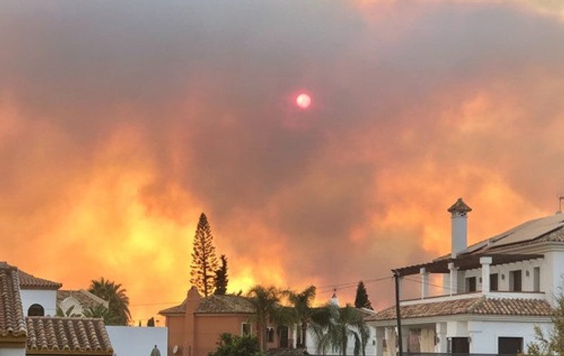 Aproape 1.000 de persoane, evacuate din cauza incendiilor din sudul Spaniei
