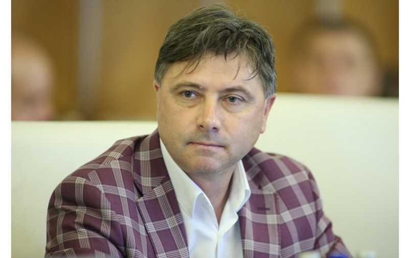 Viorel Ilie, retras de pe lista pentru alegerile parlamentare, la o zi după ce Iohannis a fost întrebat de ce PNL promovează ”traseiști cu suspiciuni penale”