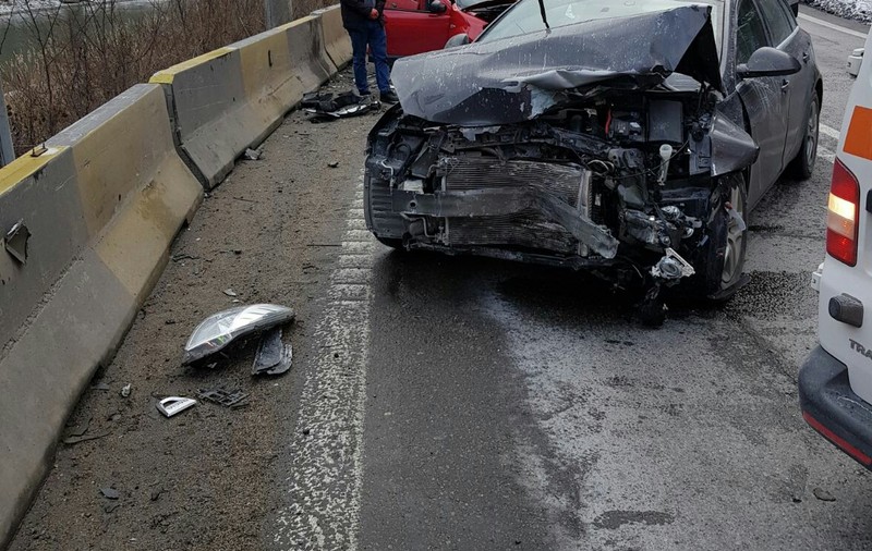 FOTO| Impact devastator pe Valea Oltului, pe DN 7. Un om a murit și trei sunt răniți