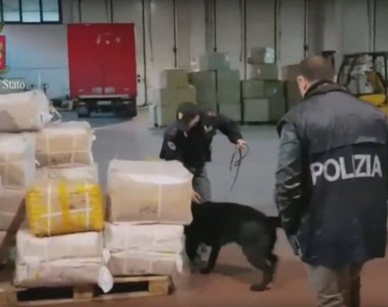 VIDEO | "Capul mafiei chineze" a fost arestat în Italia, alături de alte 32 de persoane