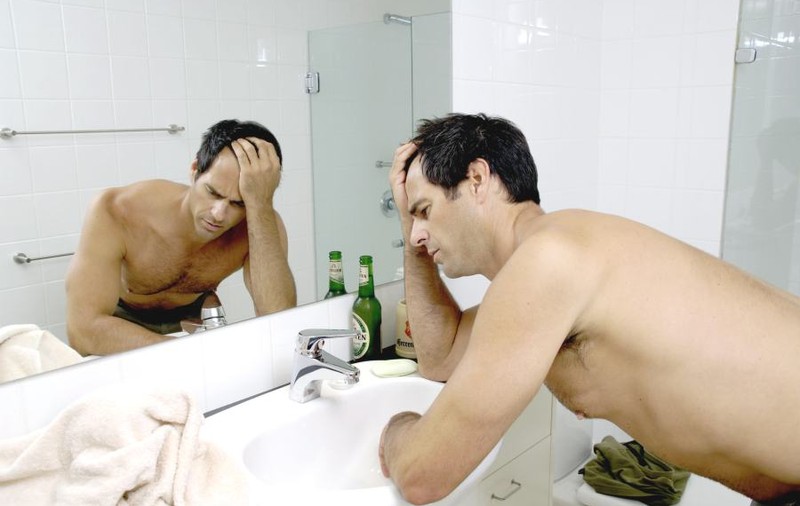 Tratamente naturiste pentru mahmureală