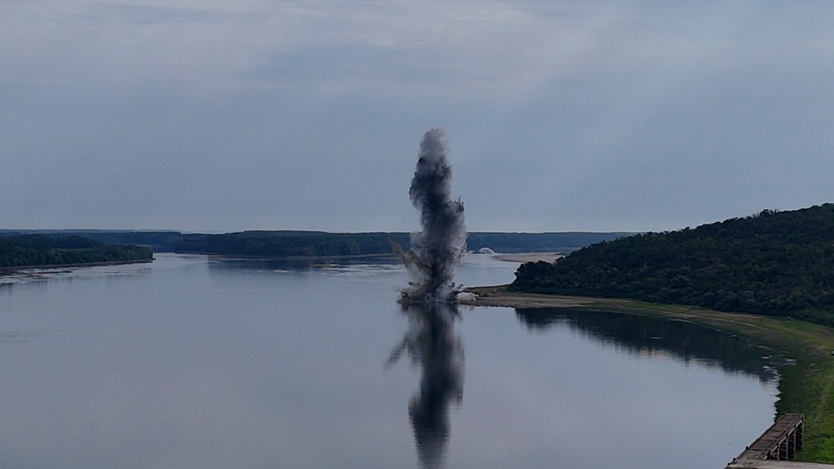 Detonări la stânca Pârjoaia de pe Dunăre. Sursa foto: Inquam Photos-George Călin