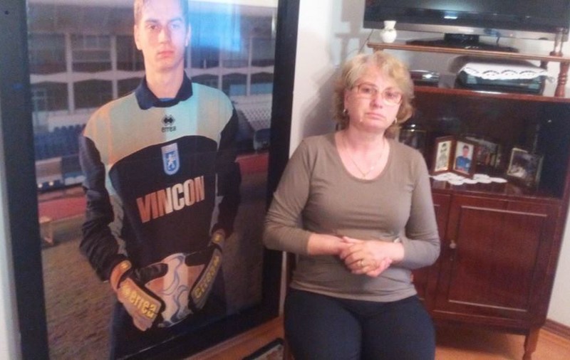 Mama lui Cristi Neamţu, fotbalistul Craiovei care a murit tot pe teren, retrăieşte drama