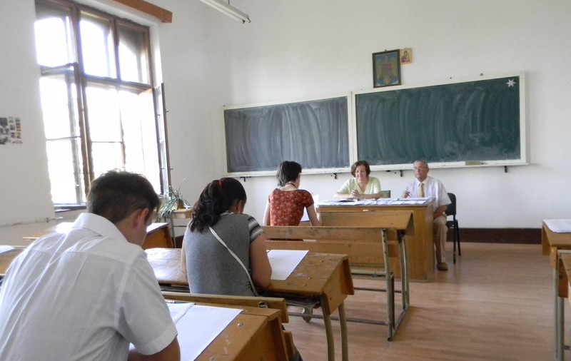 Simularea Evaluării Naționale: Elevii susțin astăzi proba la Matematică