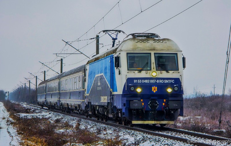 Un tren cu locomotivă modernizată a făcut șapte ore între Pitești și București, pe o distanță de 100 km