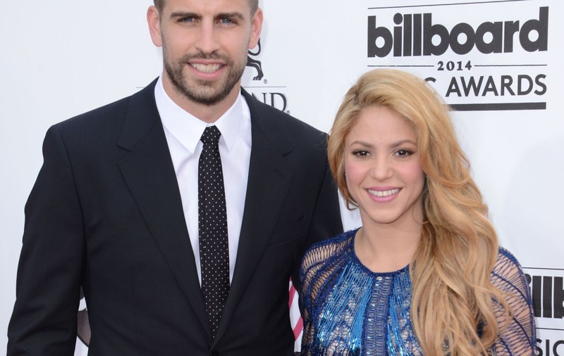 SHAKIRA este ÎNSĂRCINATĂ! Îi mai FACE UN BEBE lui PIQUE!