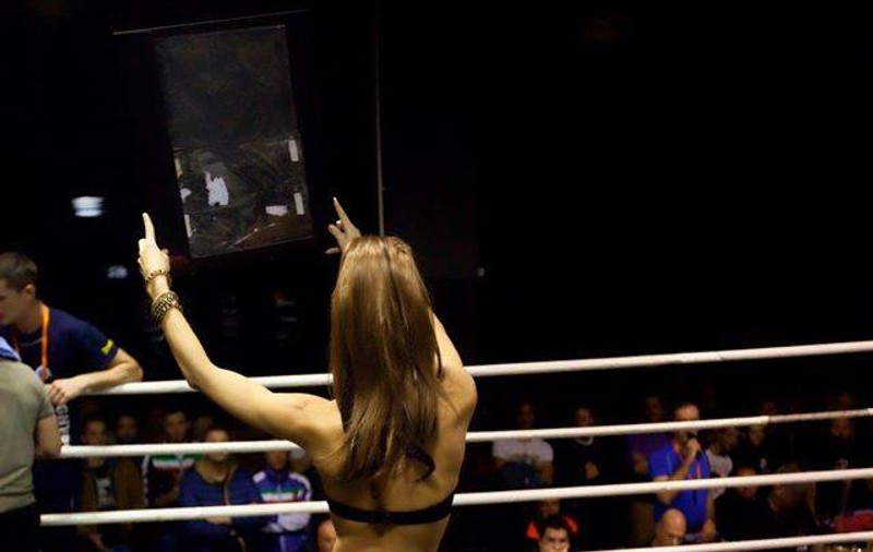 Fetele sexy care vor încinge atmosfera la gala Ringmania 3