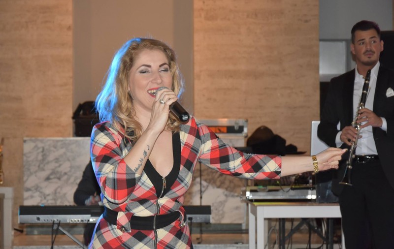 VIDEO/ Letiția Moisescu ar vrea ca de Revelion doar să danseze, nu să și cânte. "Să văd dacă mă lasă băieții"