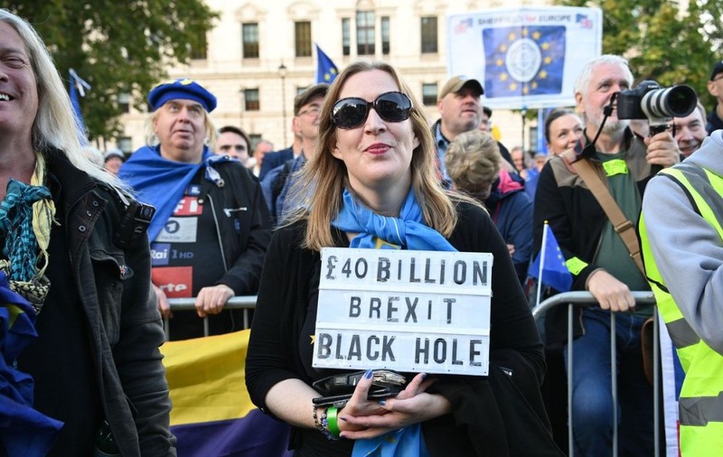 Marea Britanie a pierdut 32,6 miliarde de euro în primii doi ani de după Brexit