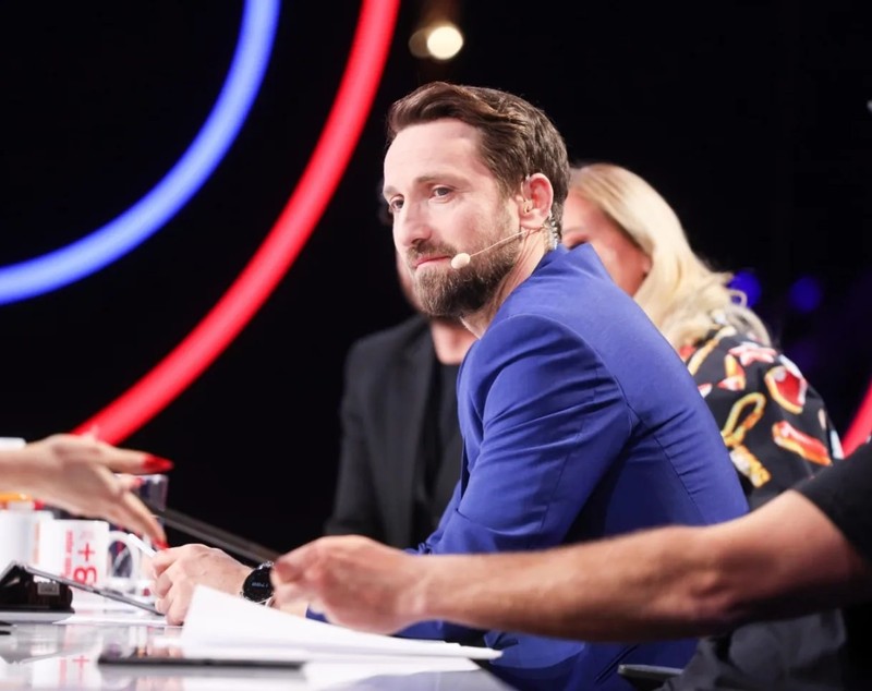 Dani Oțil, criticat de fani după ce Gabriela Prisăcariu a făcut o glumă despre Mihaela Rădulescu: „Dacă la 50 de ani ești bunică”