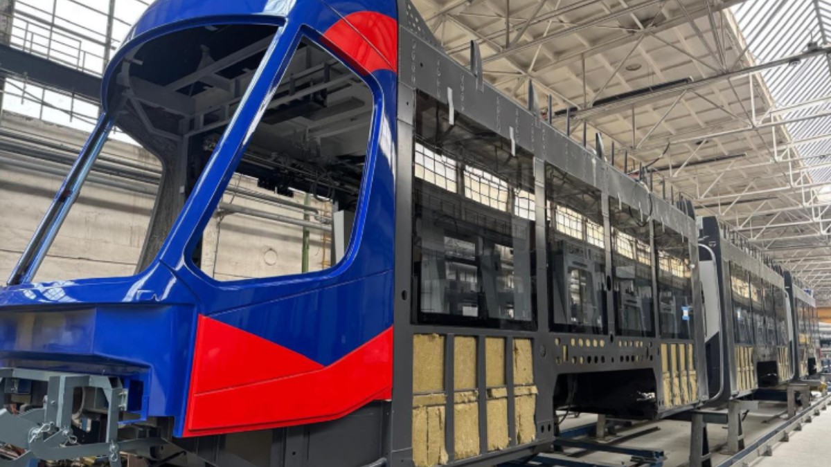 Transport public modern în Oradea: 9 tramvaie noi și 30 de autobuze electrice, finanțate din fonduri europene.