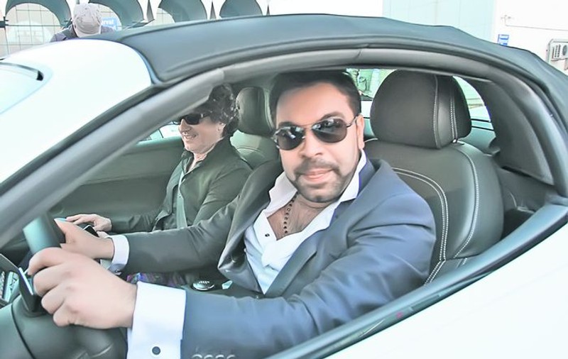 Florin Salam se duce azi la Paris să-şi negocieze contractul cu celebra casă de discuri Universal