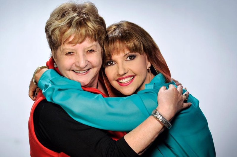 marina Almășan, alături de Luminița Dumitrescu, cea care este regizor la TVR și îi este și foarte bună prietenă