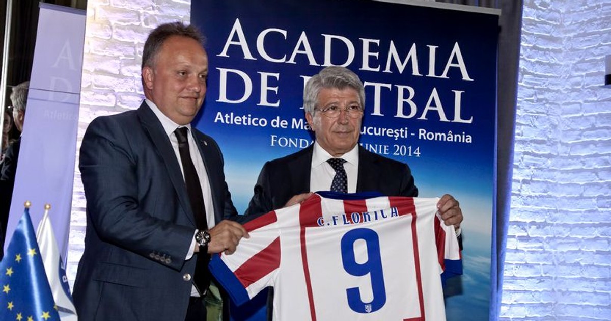 Claudiu Florică și șeful de la Atletico Madrid, în vara anului 2014