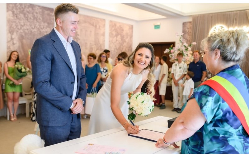 Irina Begu s-a căsătorit civil cu antrenorul ei, Victor Crivoi. Imagini de la cununia civilă