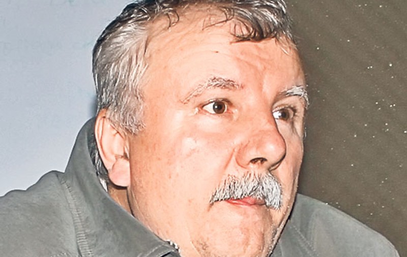 Şi pe el l-a ţepuit Gigi! Gicu Onofrei i-a vândut lui Becali găini, dar n-a mai văzut banii