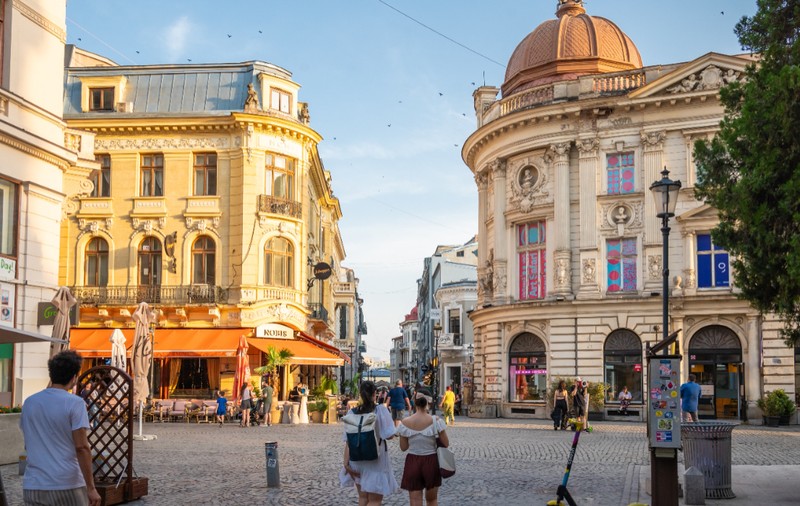 Un blogger francez a vizitat Bucureștiul, s-a cazat în Centrul Vechi și apoi a explicat de ce nu ar mai veni niciodată aici