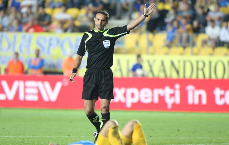 Arbitrul-gafeur Colțescu are lipici la meciuri nebune. În 2013, a dat 6 ”roșii” într-un joc! / VIDEO