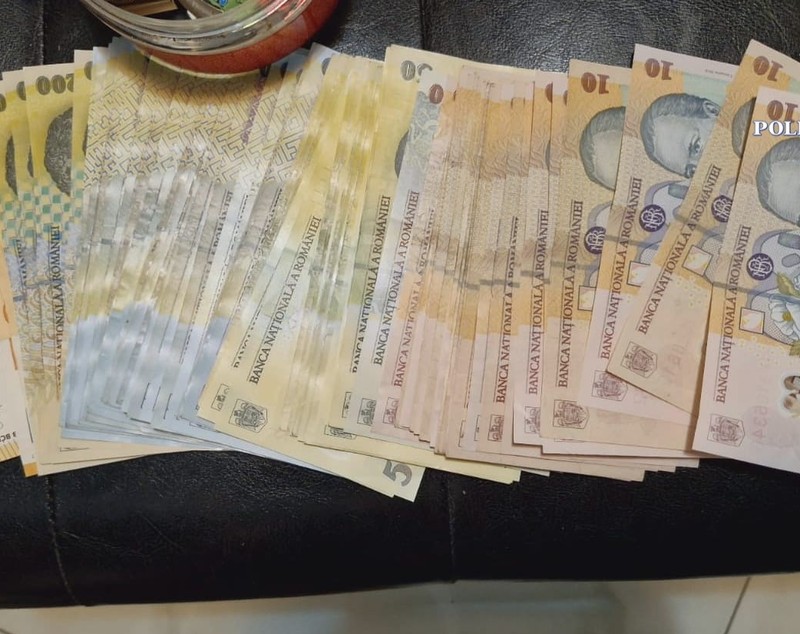 Zeci de suspecți din Iași și Vaslui au fost reținuți pentru vânzarea de droguri către elevi. Printre inculpați se află și minori